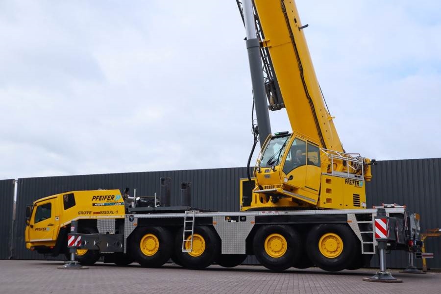 Grove GMK5250XL-1 Available Immediately, Dutch Registrat