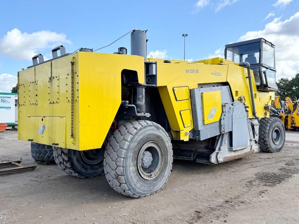 Wirtgen WR2500SK - Dutch Machine / Extra Miller and Tires