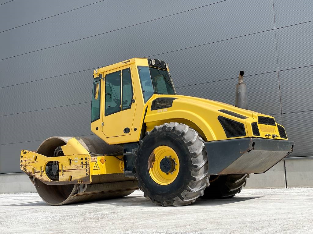 Bomag BW 213 DH-4