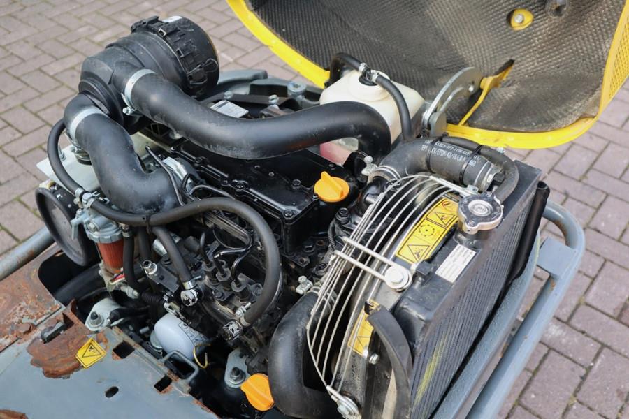 Wacker Neuson E08-01 Wacker Neuson mini excavator including 2 bu