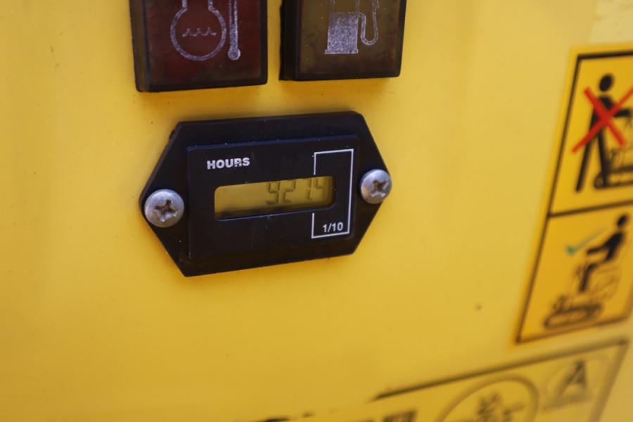 Wacker Neuson E08-01 Wacker Neuson mini excavator including 2 bu