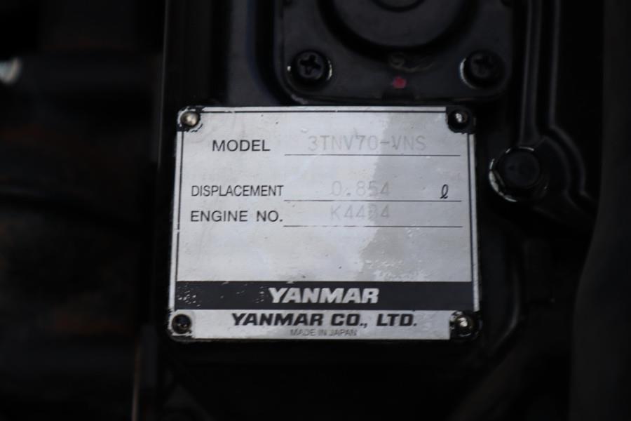 Wacker Neuson E08-01 Wacker Neuson mini excavator including 2 bu