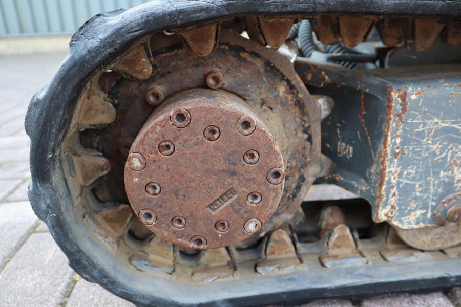 Wacker Neuson E08-01 Wacker Neuson mini excavator including 2 bu