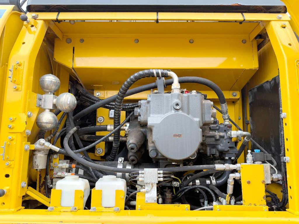 Komatsu PC490LC-10 UHD - 29m Demolition / Oilquick