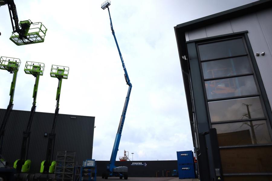 Genie Z135/70 Diesel, 4x4x4 Drive, 43m Lifting Height, 2