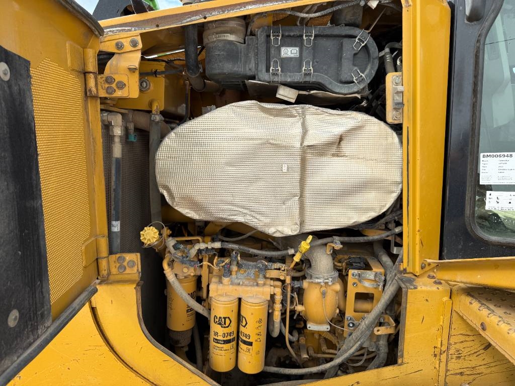 CAT D6T LGP - Camera / Airco / Ripper Valve