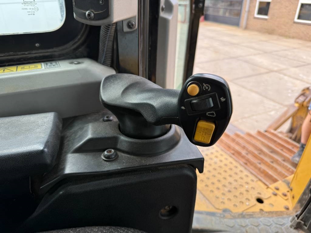 CAT D6T LGP - Camera / Airco / Ripper Valve