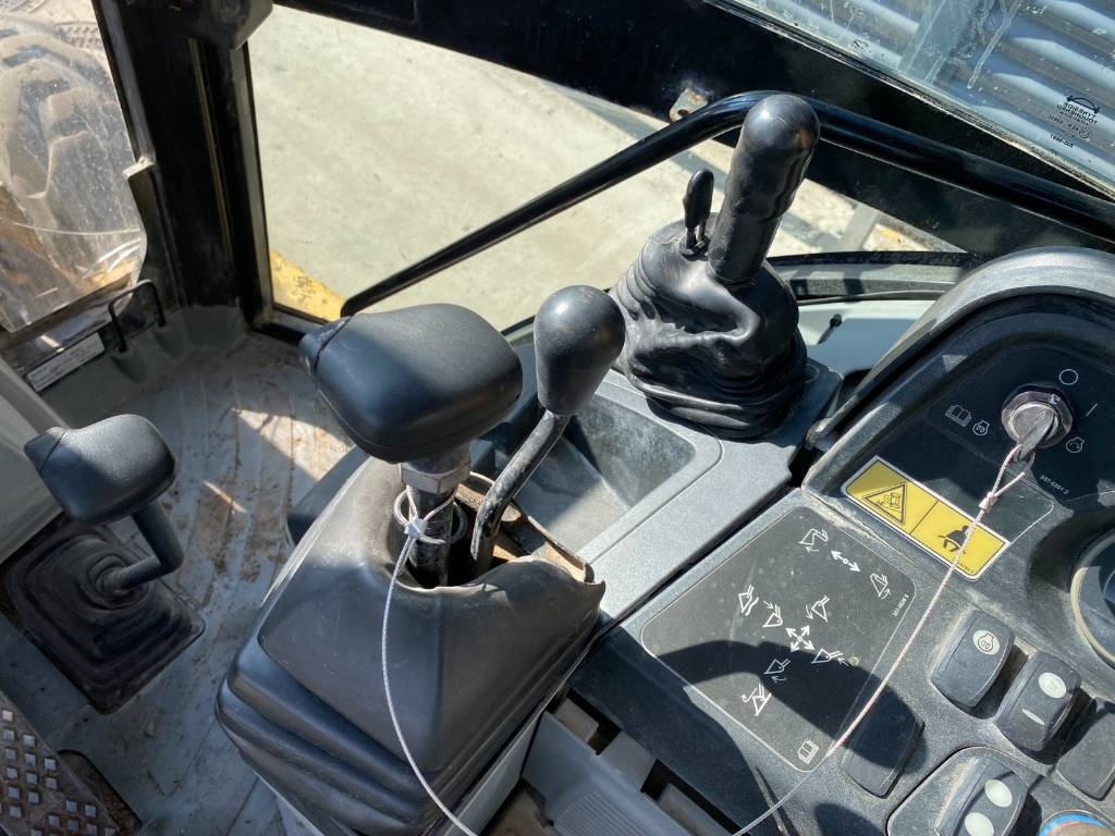 CAT 422 F TURBO