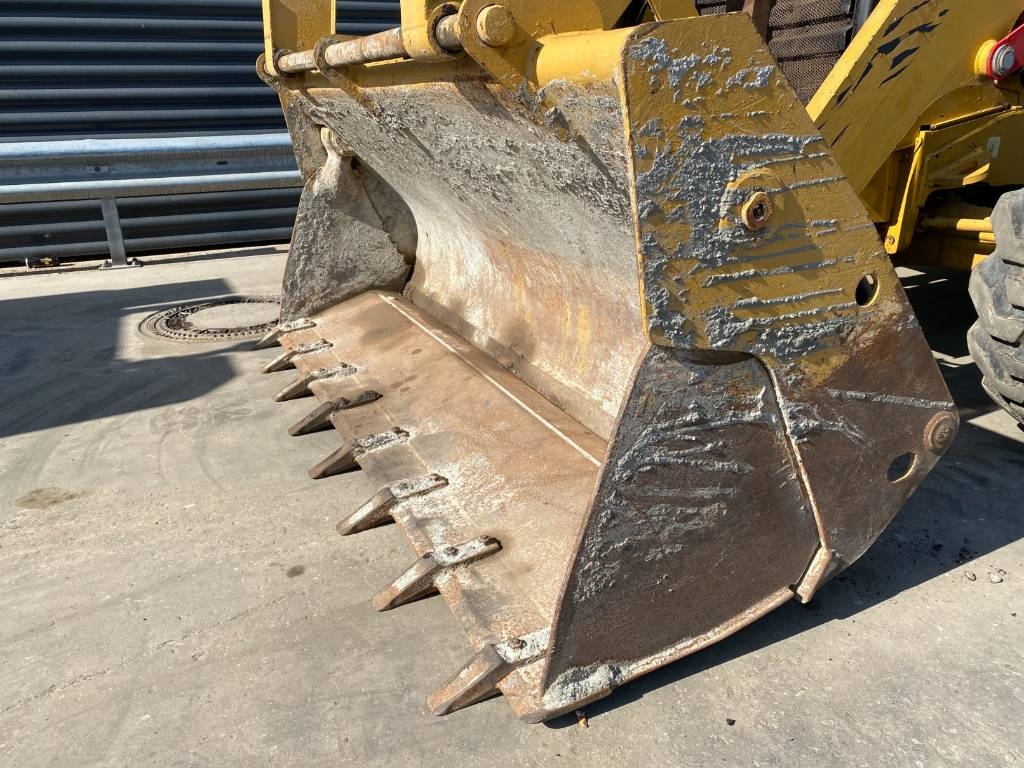CAT 422 F TURBO