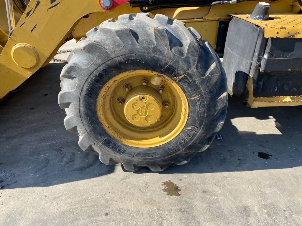 CAT 422 F TURBO