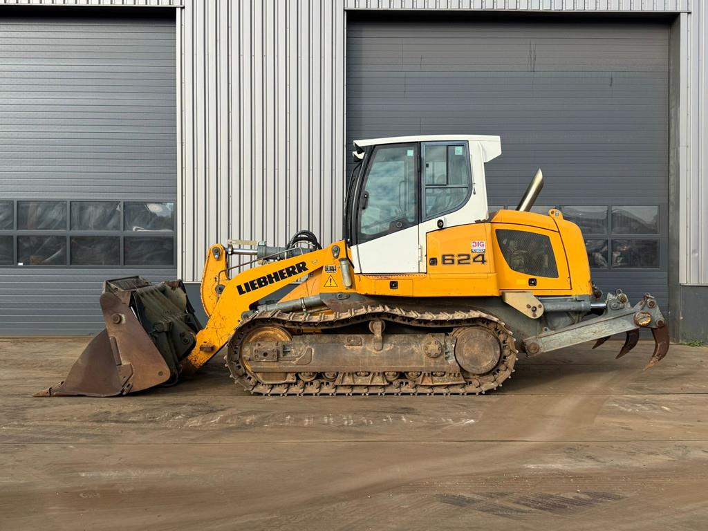 صورة ل شيولات مجنزرة 2008 ليبهير LR624