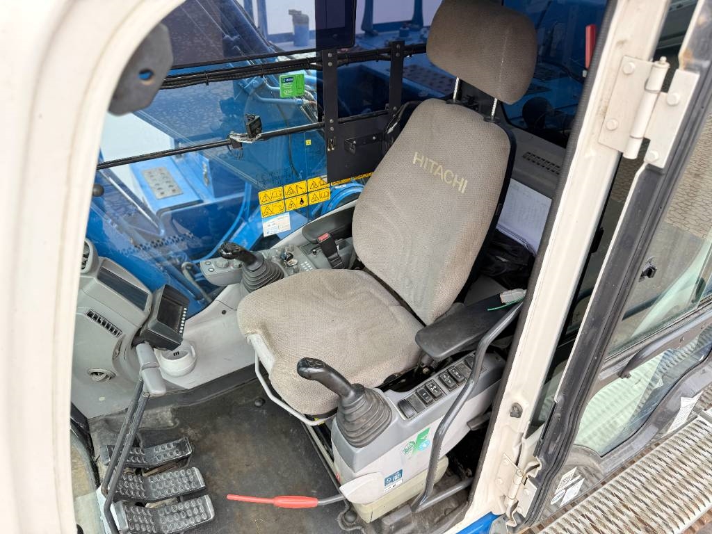 Hitachi ZX250LC-6 - Hammer Lines / Isuzu Engine
