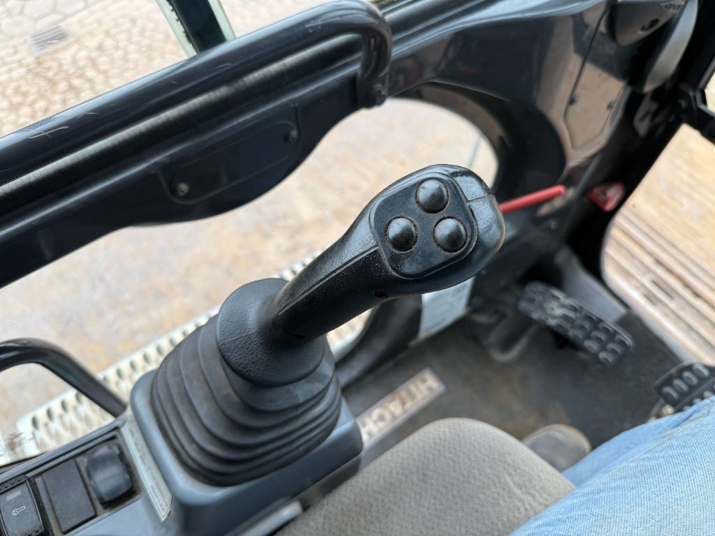 Hitachi ZX250LC-6 - Hammer Lines / Isuzu Engine