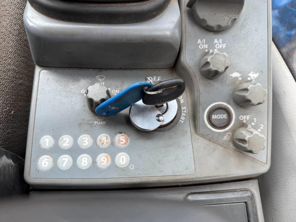 Hitachi ZX250LC-6 - Hammer Lines / Isuzu Engine