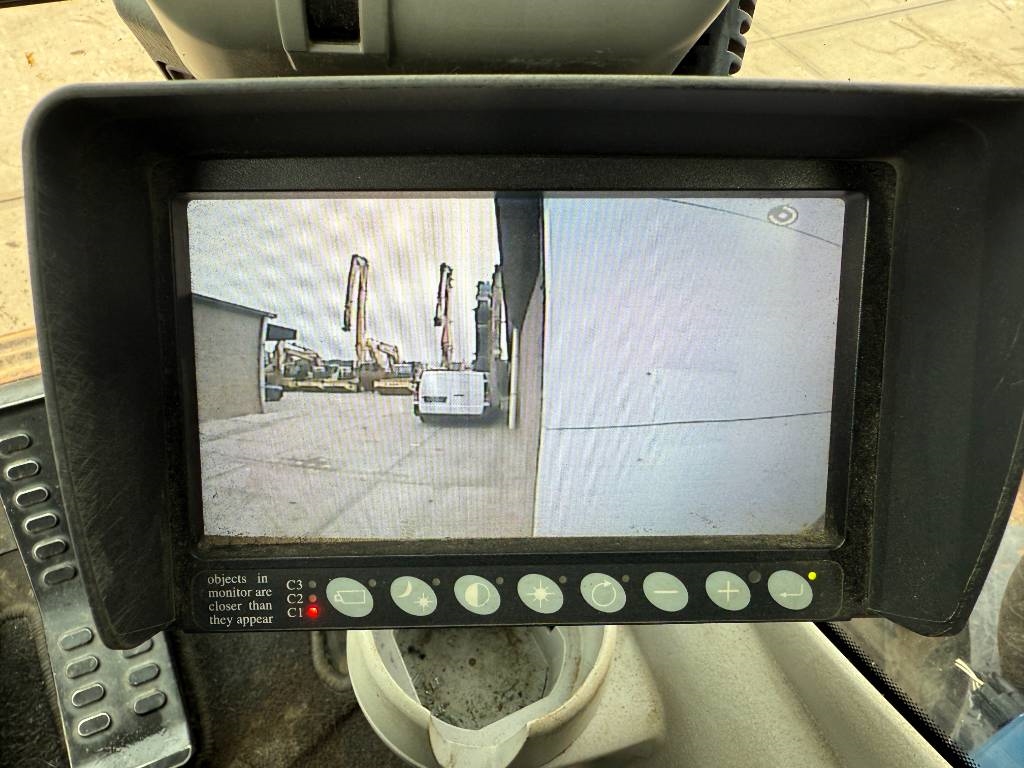 Hitachi ZX250LC-6 - Hammer Lines / Isuzu Engine