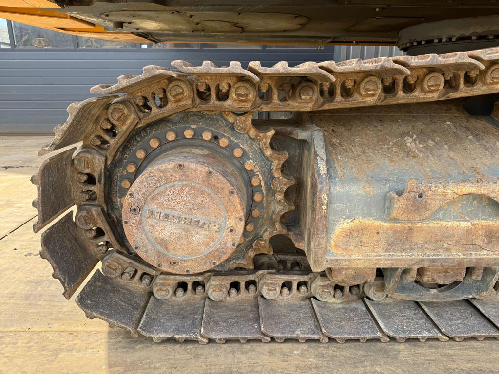 Liebherr R946 LC Hydraulic excavator