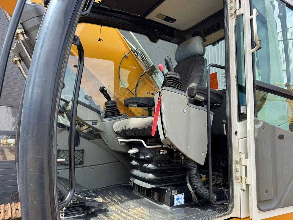 Liebherr R946 LC Hydraulic excavator