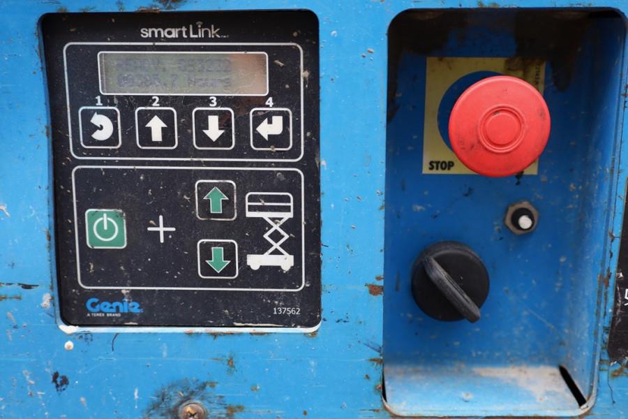 Genie GS3232 Hydraulic Outriggers, Electric, 11.75m Work