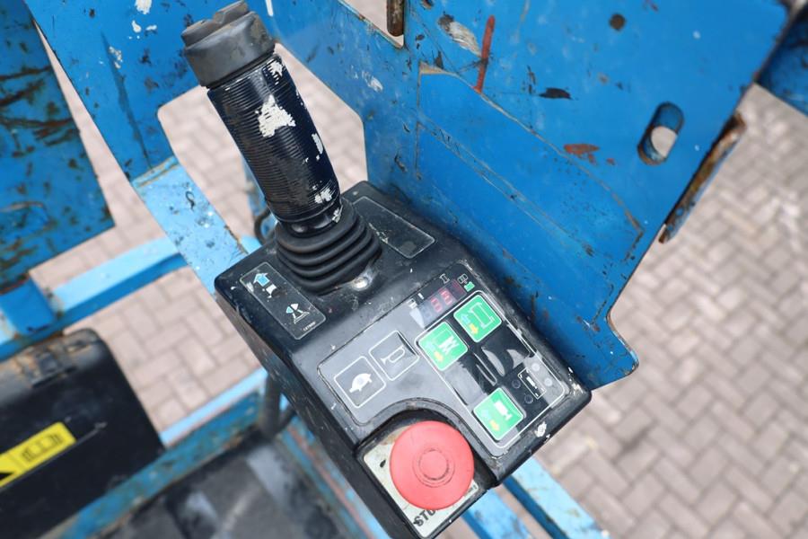 Genie GS3232 Hydraulic Outriggers, Electric, 11.75m Work