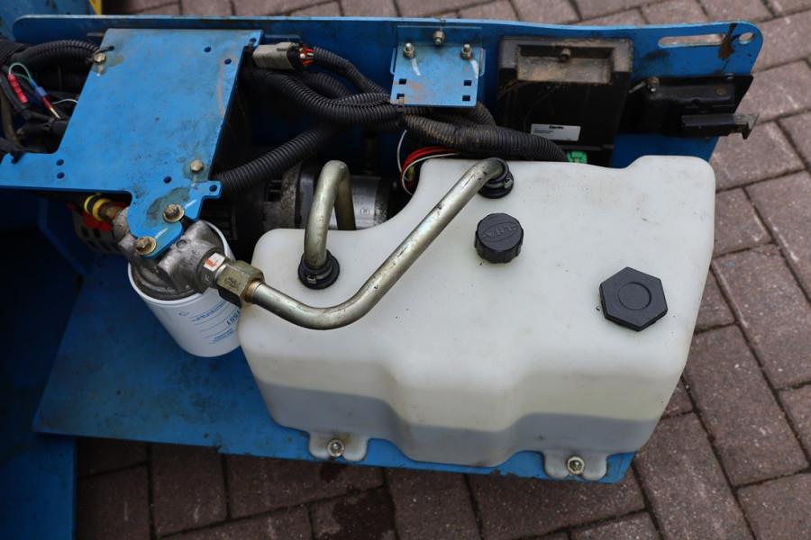 Genie GS3232 Hydraulic Outriggers, Electric, 11.75m Work