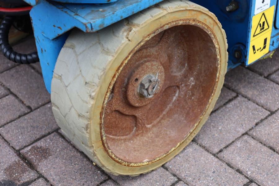 Genie GS3232 Hydraulic Outriggers, Electric, 11.75m Work