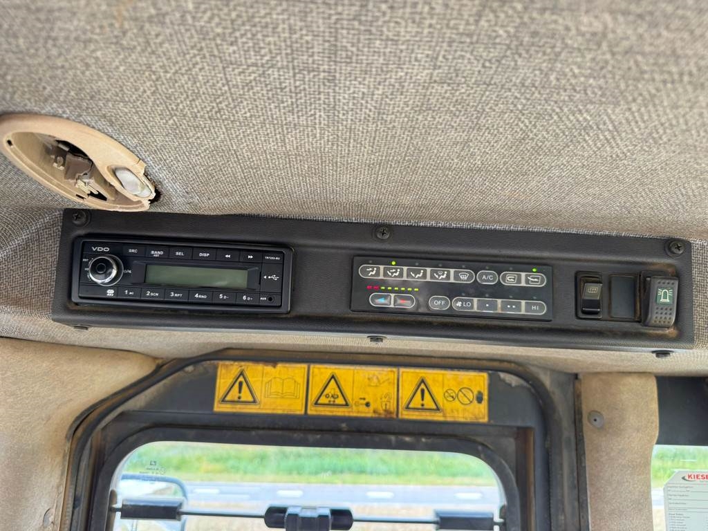 Komatsu WA470-5H