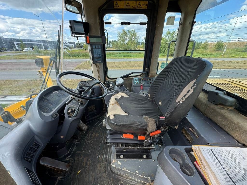 Komatsu WA470-5H