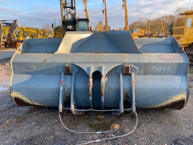 Liebherr (1884) L 586 Schaufel / bucket