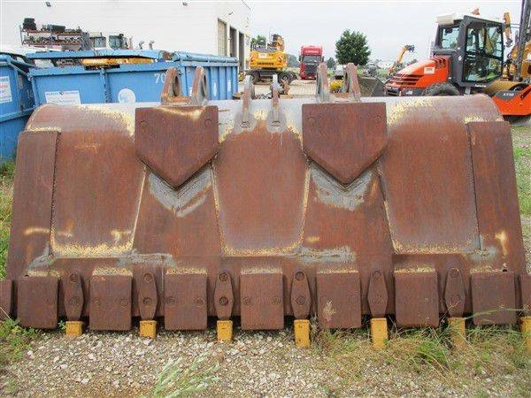 Liebherr (1884) L 586 Schaufel / bucket