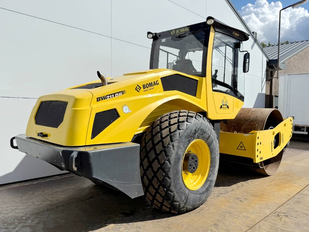 Bomag BW211DH-5 - German Machine / Only 1311 Hours!