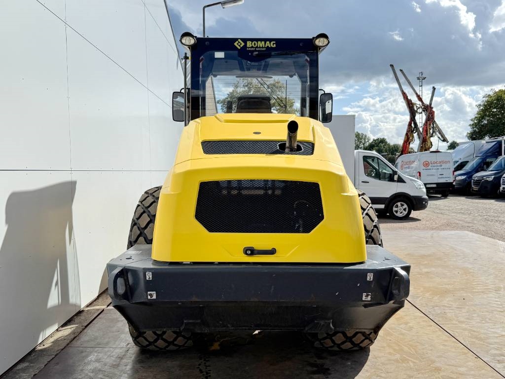 Bomag BW211DH-5 - German Machine / Only 1311 Hours!