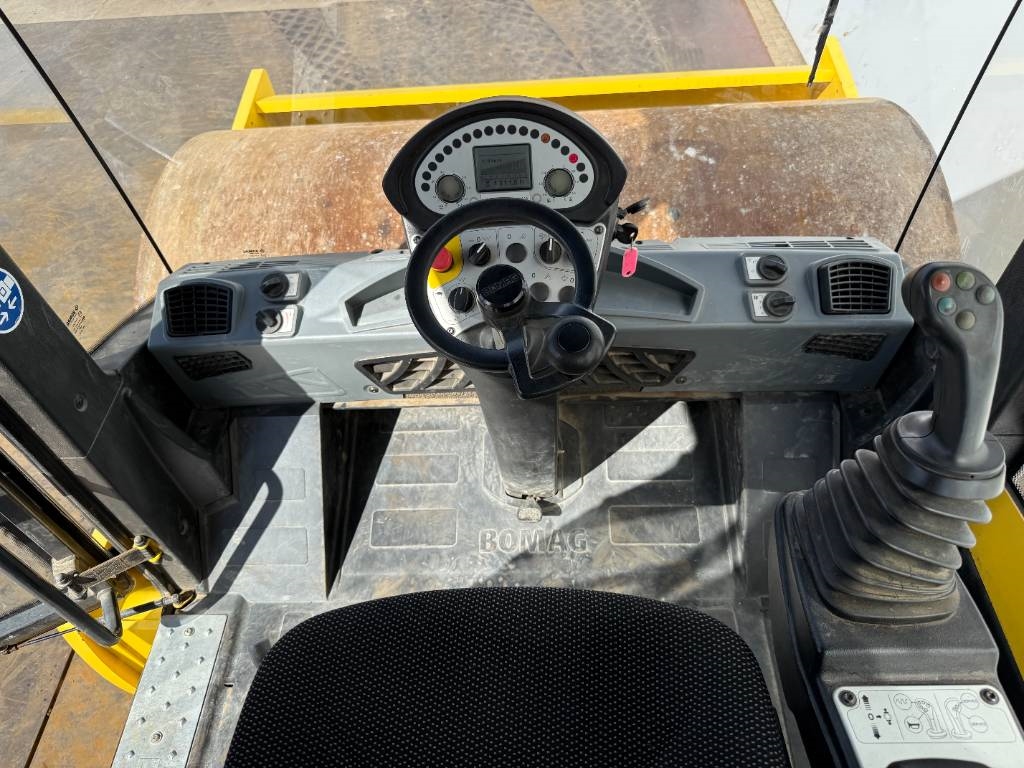 Bomag BW211DH-5 - German Machine / Only 1311 Hours!