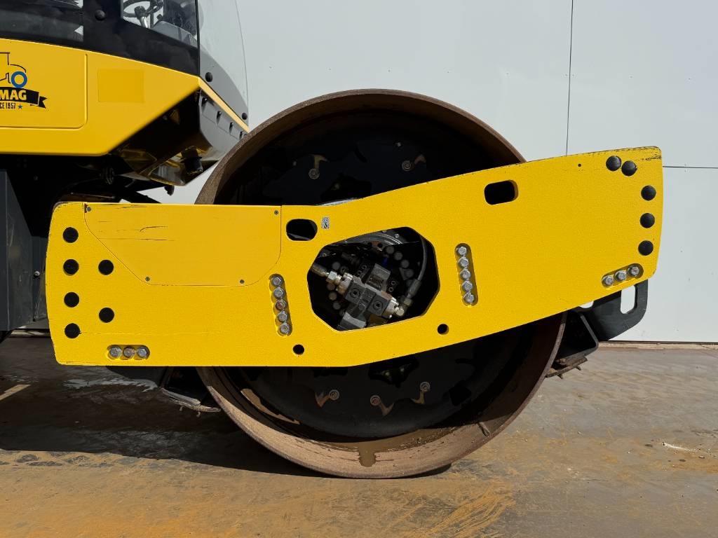 Bomag BW211DH-5 - German Machine / Only 1311 Hours!