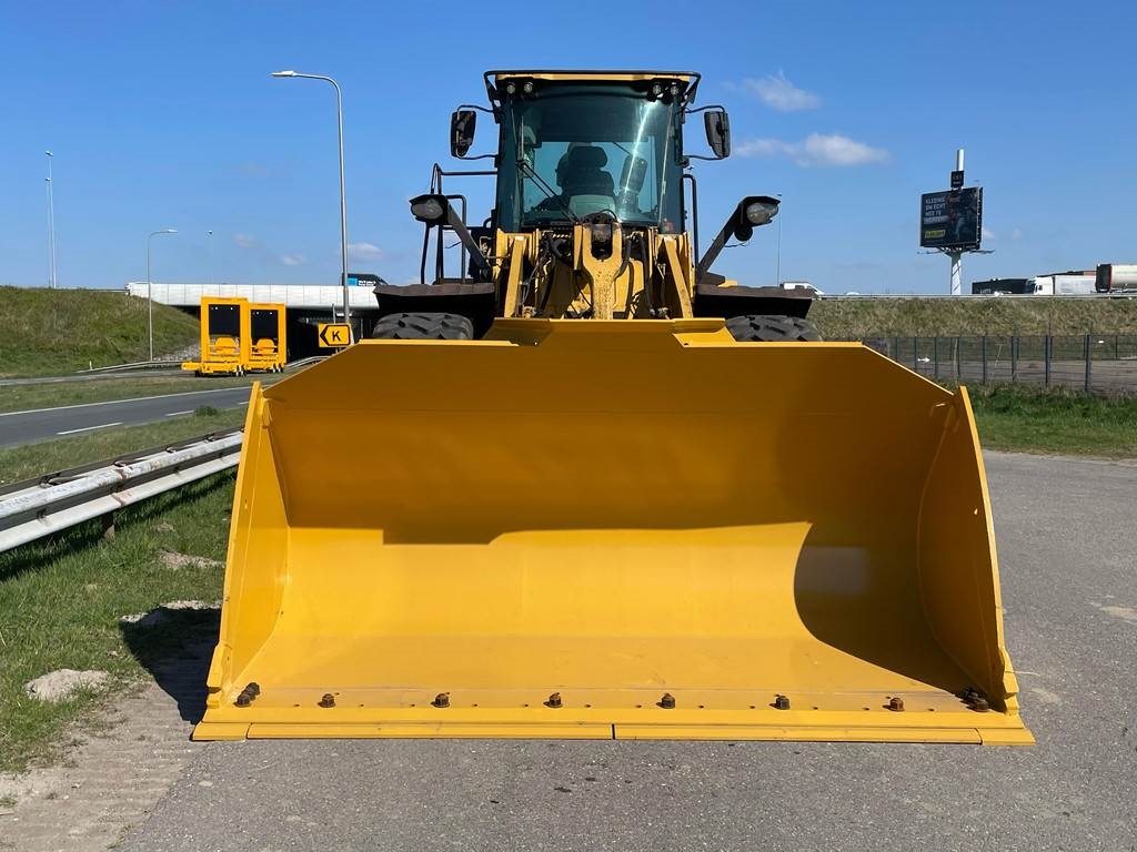CAT 972M XE - CE / new tires / new bucket edge