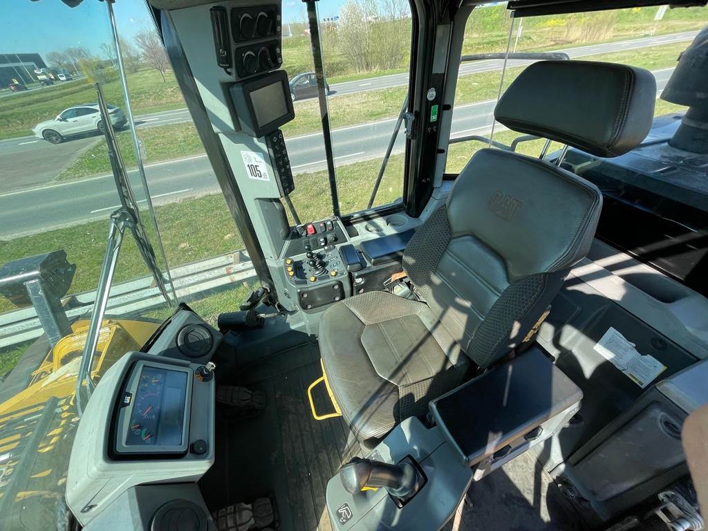 CAT 972M XE - CE / new tires / new bucket edge