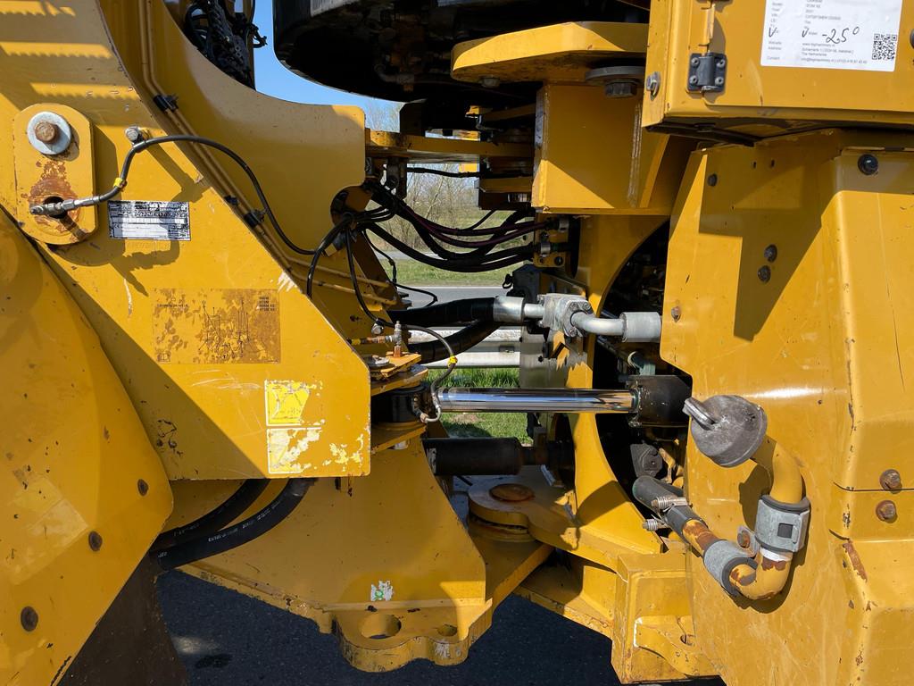 CAT 972M XE - CE / new tires / new bucket edge