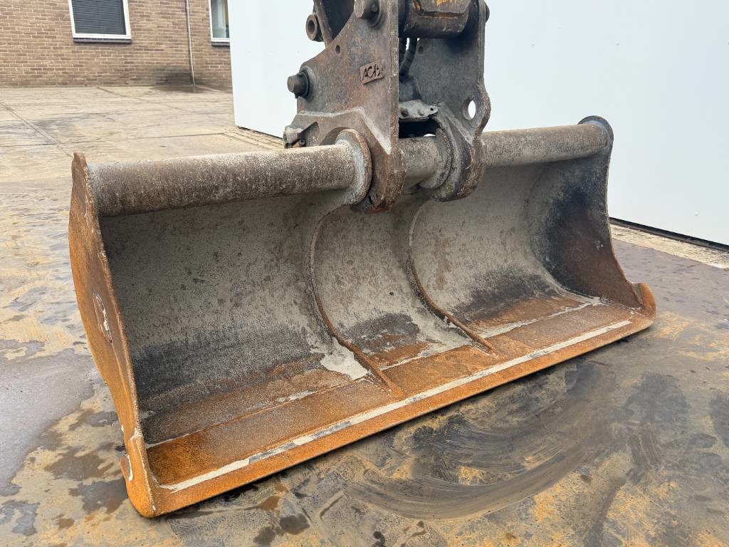 JCB 86C-1 - Hammer Lines / Quick Coupler