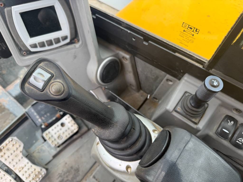 JCB 86C-1 - Hammer Lines / Quick Coupler