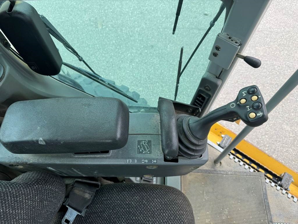 CAT 140M