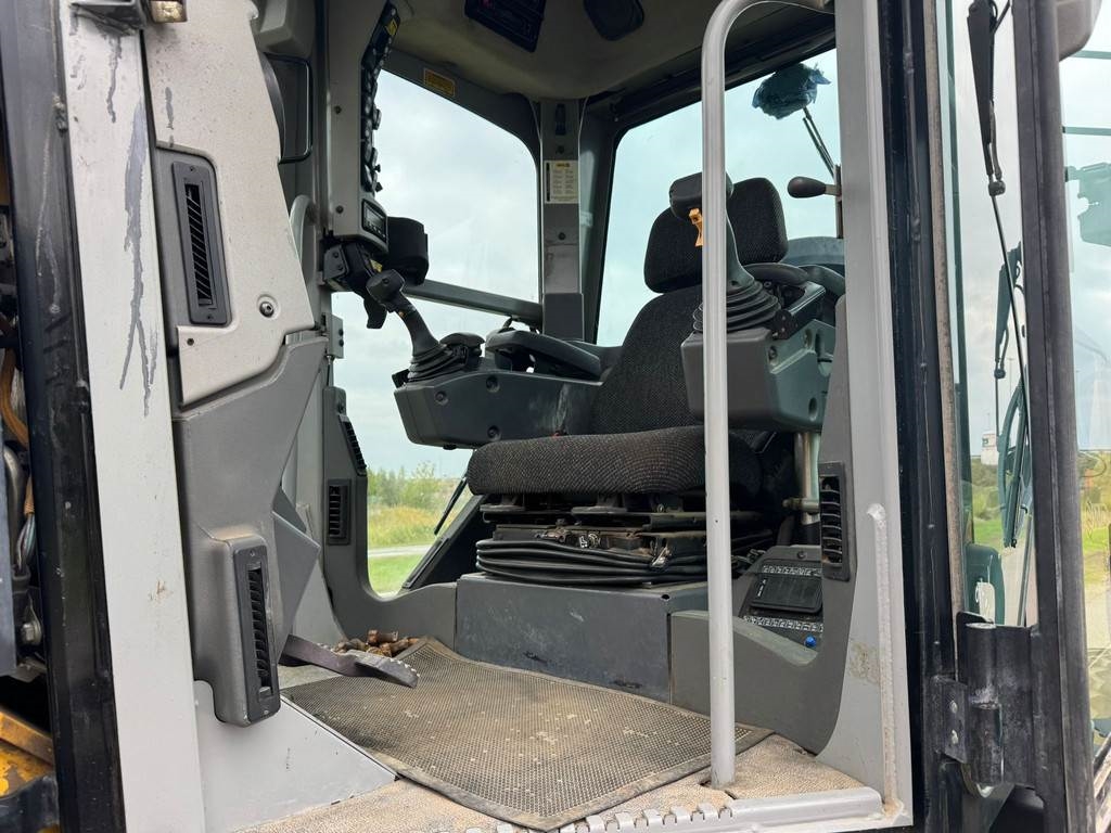 CAT 140M