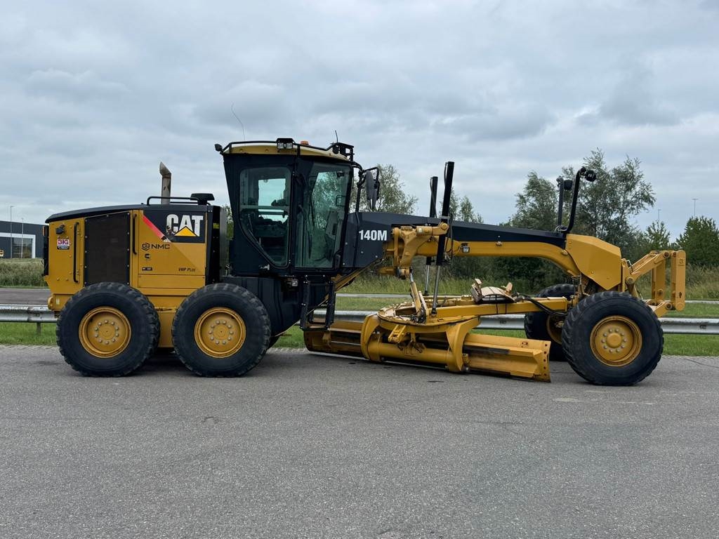 CAT 140M