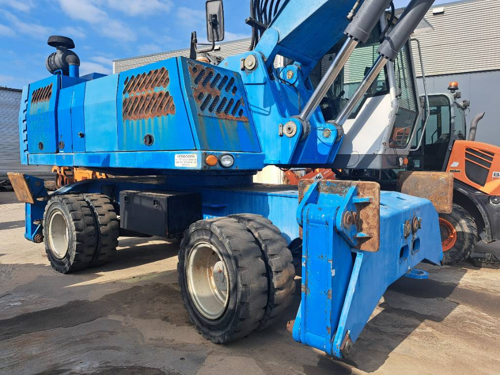 Fuchs MHL360D with low hour engine + grapple