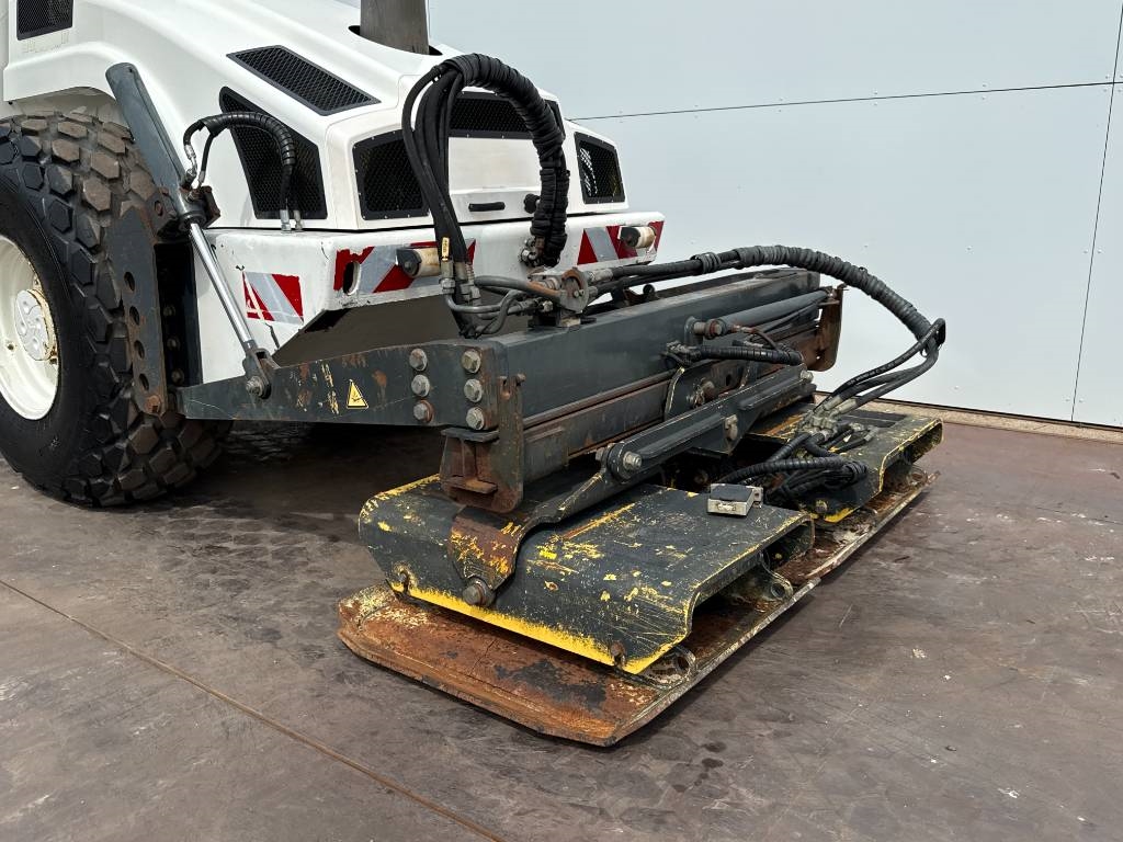 Bomag BW213DH-4 - Extra Vibrating Plate / EVIB/BVC