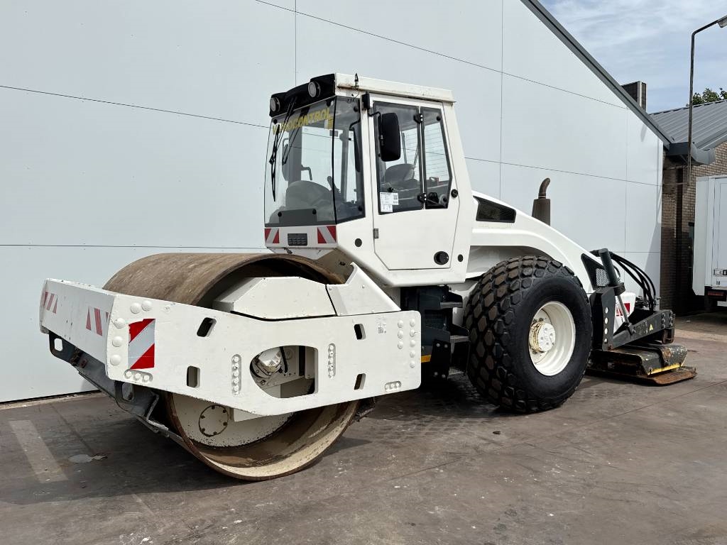 Bomag BW213DH-4 - Extra Vibrating Plate / EVIB/BVC