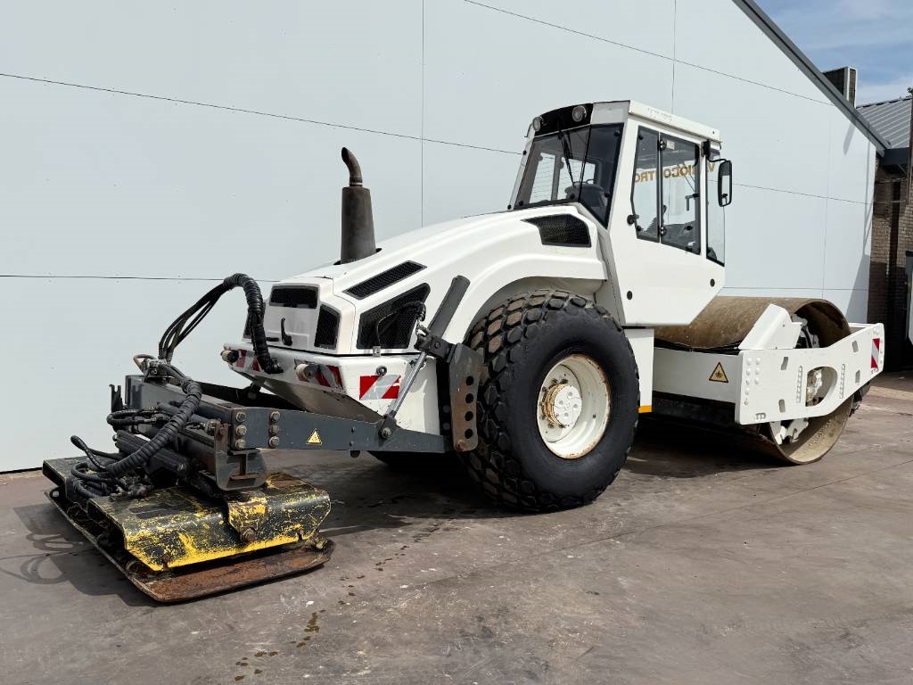 Bomag BW213DH-4 - Extra Vibrating Plate / EVIB/BVC
