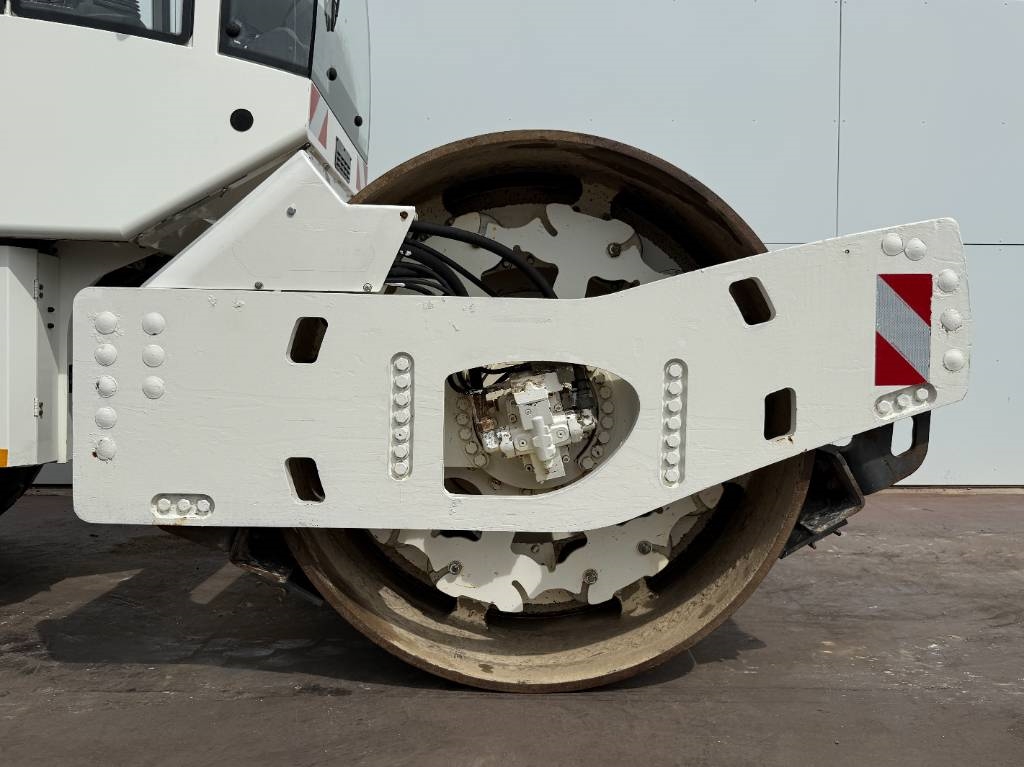 Bomag BW213DH-4 - Extra Vibrating Plate / EVIB/BVC