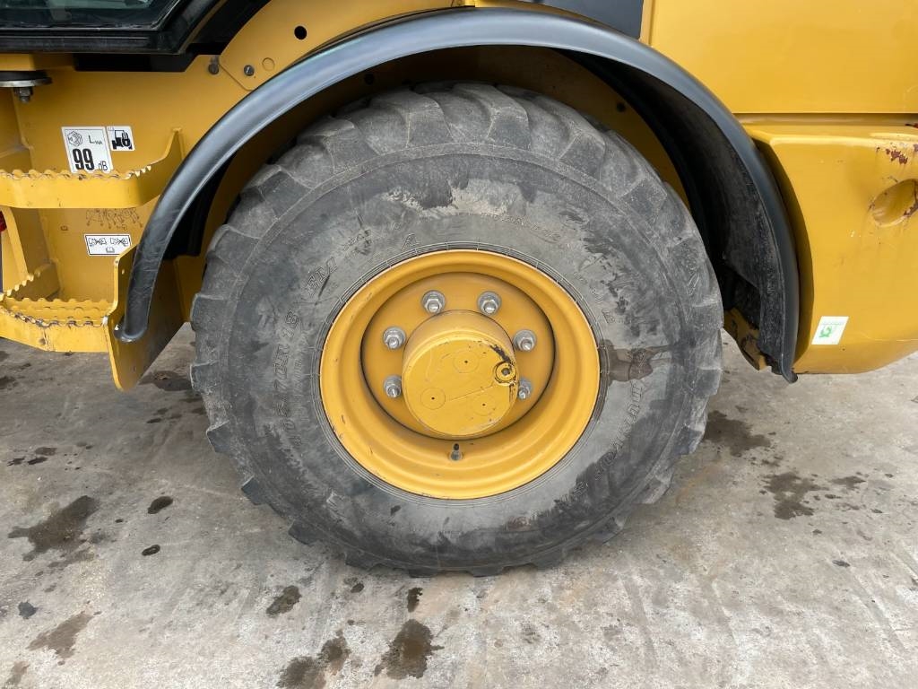 CAT 907M