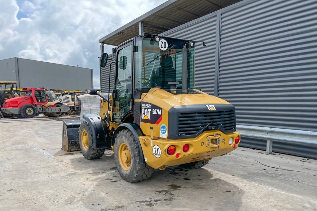 CAT 907M