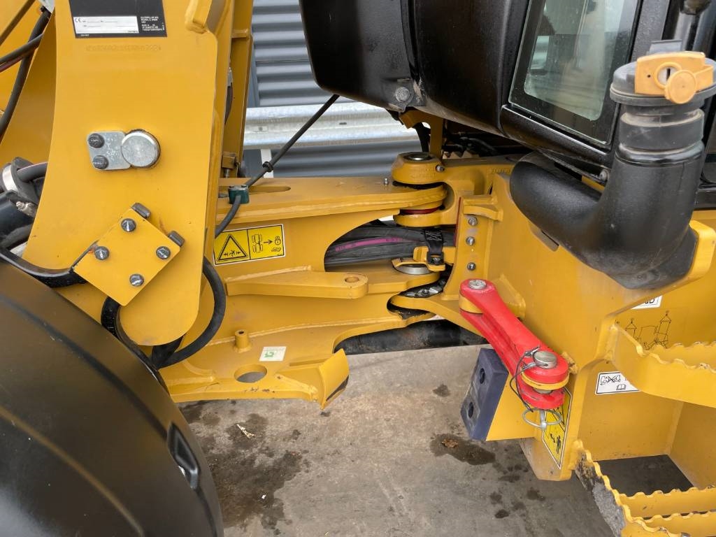 CAT 907M