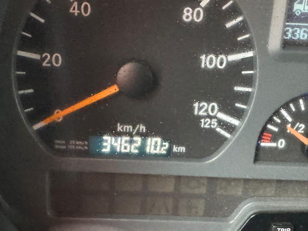 Mercedes-Benz Axor 2533 6x2x4 Rincheval Bitumensprayer / chip sp